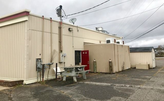 1605 N Stephenson Ave, Iron Mountain, MI 49801